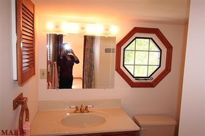 Bad MLS Photo of the Day #16 16 washington 521 photographer in mirror Bad MLS Photo of the Day #16
