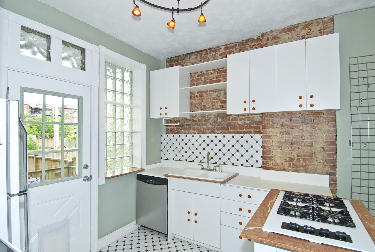 4158 Shaw Blvd - kitchen