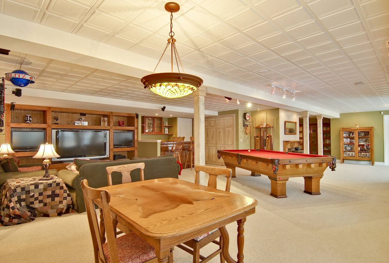 9 Harbor Point Ct, Lake St. Louis - finished lower level