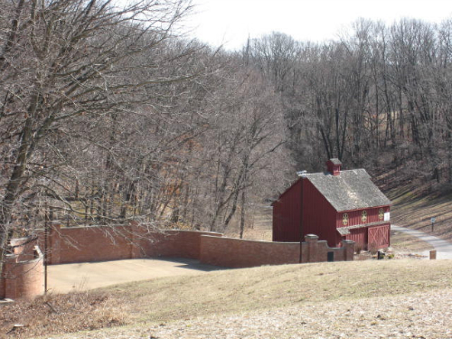 bluebird-park-barn-and-stage-w500-h500