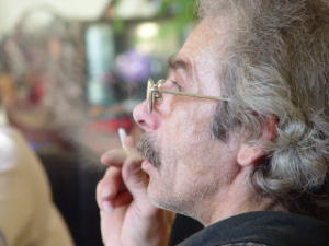 Man smoking - photographer Andrzej Stacherski