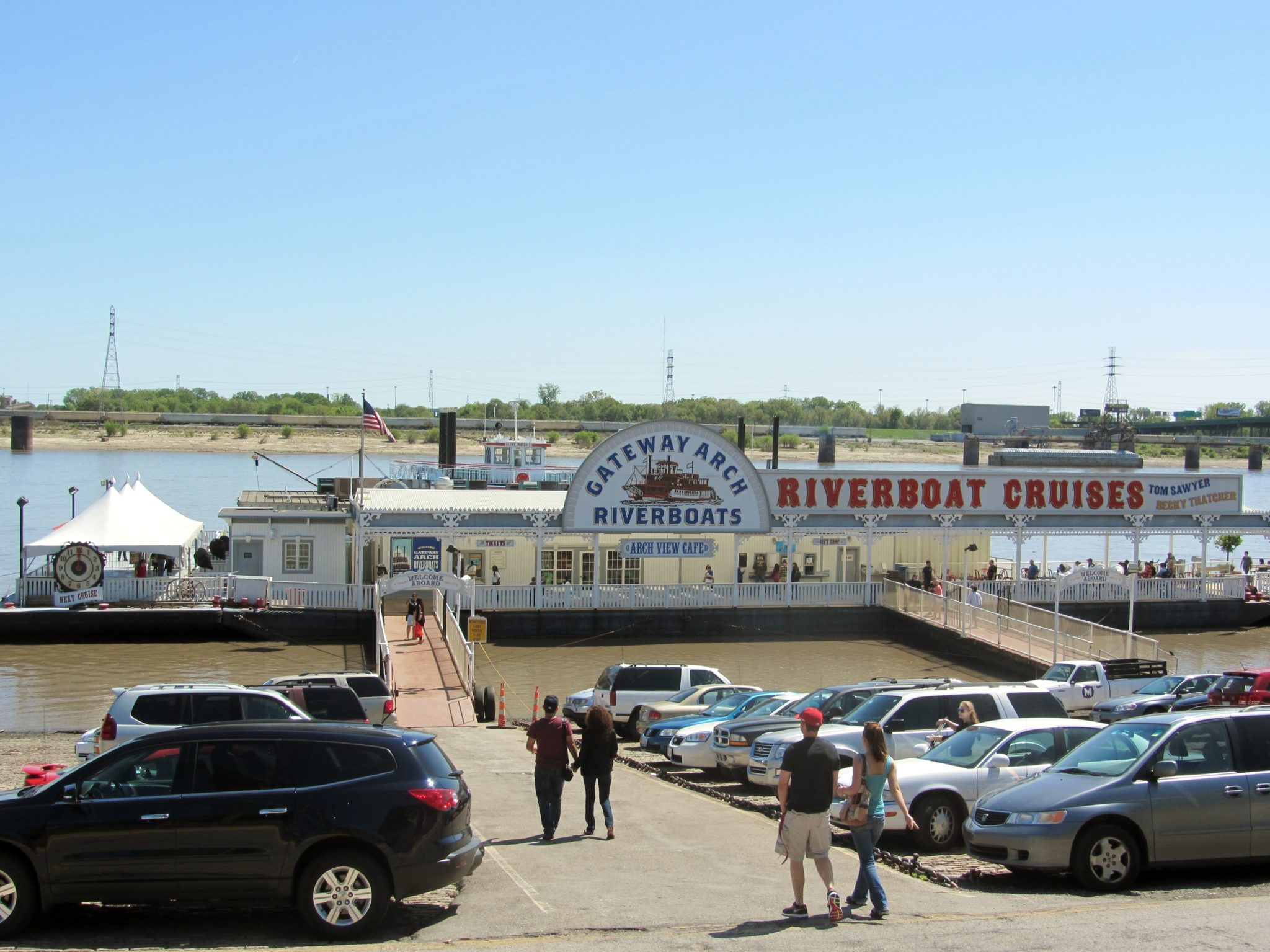 St. Louis riverfront tour boat | Arch City Homes