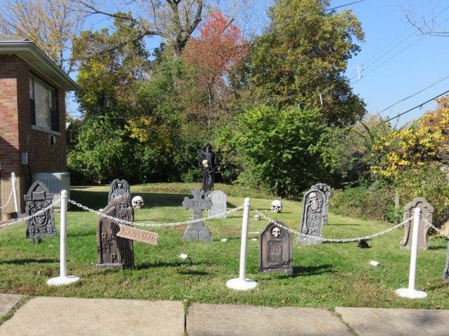 St. Louis Yards Get Ghoulish for Halloween - Arch City Homes