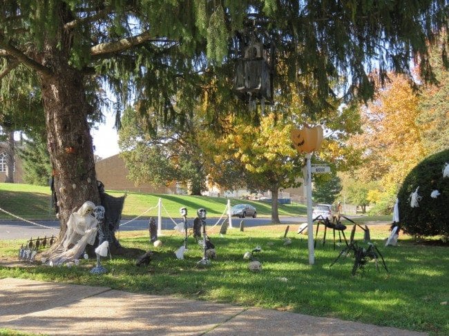 St. Louis Yards Get Ghoulish for Halloween - Arch City Homes